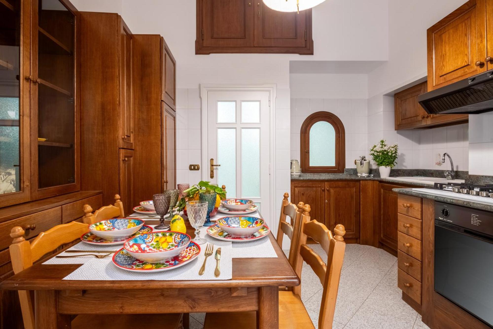 Suite Old Town Соренто Екстериор снимка